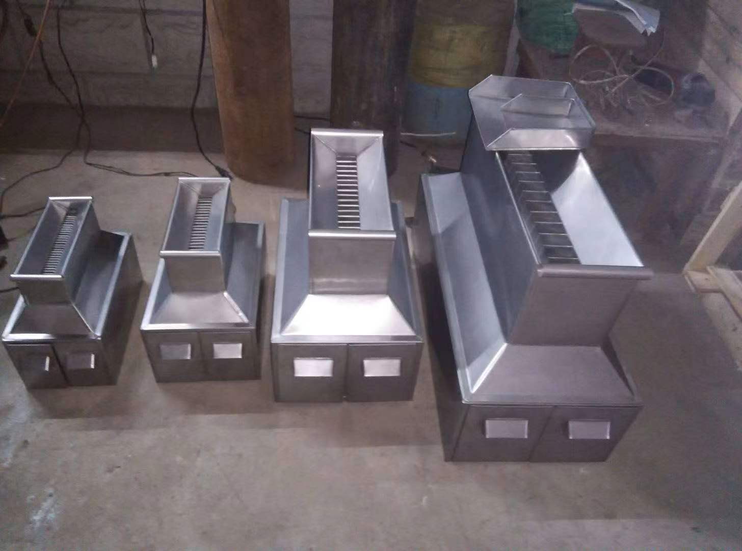 不锈钢槽式二分器(槽宽9mm 槽数32 缩分粒度≤3mm)敞开式(中西器材)M19015