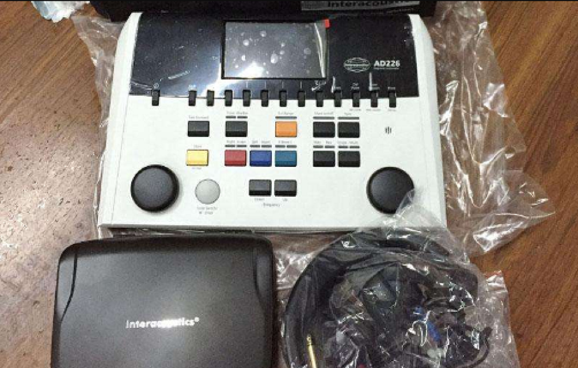 丹麦全中文大彩屏诊断型听力计/丹麦手持式耳声发射测试仪AD226