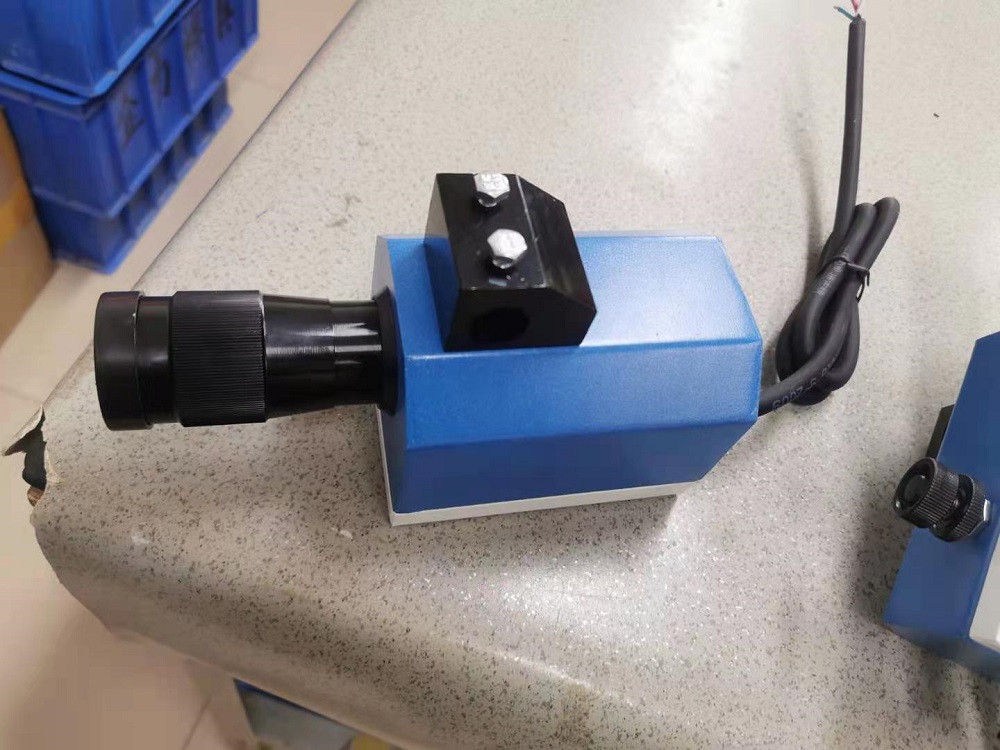 激光指向仪（红光，激光有效距离500米）YHJ-500